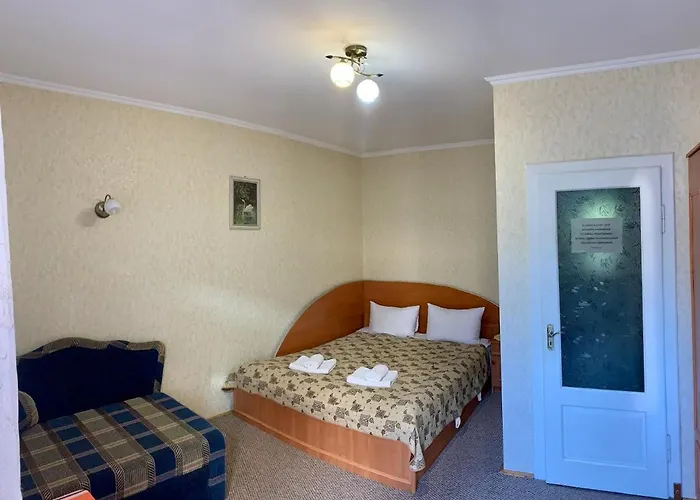 U Eli * 波利亚纳