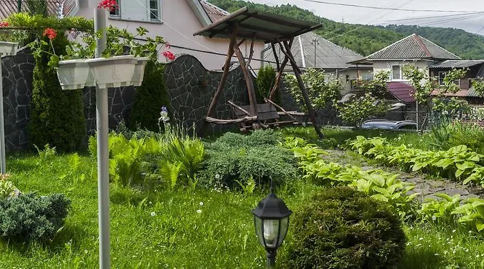 U Eli * 波利亚纳